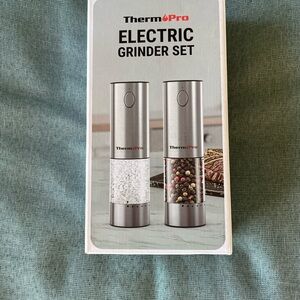 NIB~ Electric Grinder Set